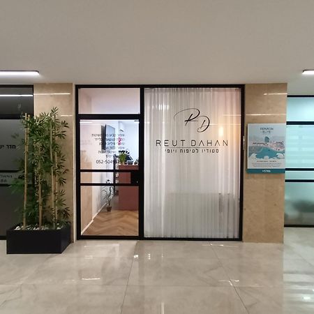 Beach Suite Israel- Best View, Gym, Massage Chair, Low Fee For Off-Site Indoor Pool Spa ביץ סוייט ישראל- נוף ים מאלף, כיסא מסאז, חדר כושר, אפשרות לבריכה מקורה, וספא בתשלום ממש מוזל Aškelon Exteriér fotografie
